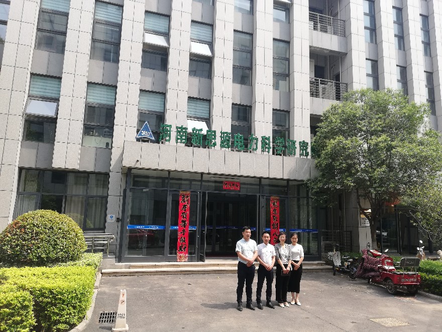 1084157044_副本.jpg